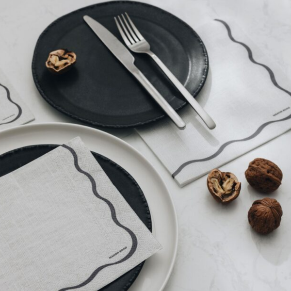 Manor Road Linen Scallop Black & White Napkin Luncheon 20 Pack