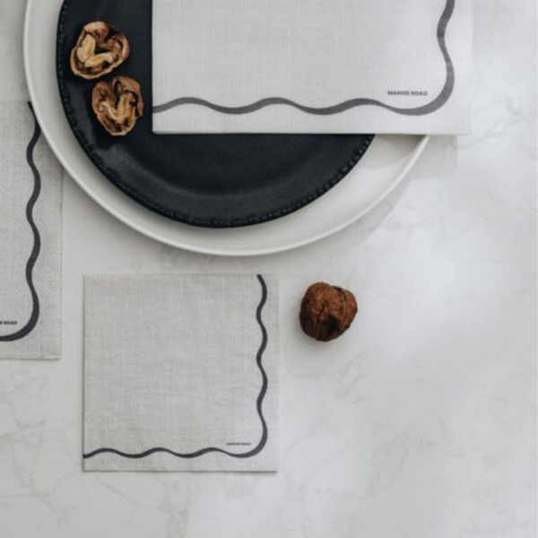 Manor Road Linen Scallop Black & White Cocktail 20 Pack